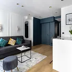 Faubourg Saint-Honoré/ Boétie apartement 4P Courcelle