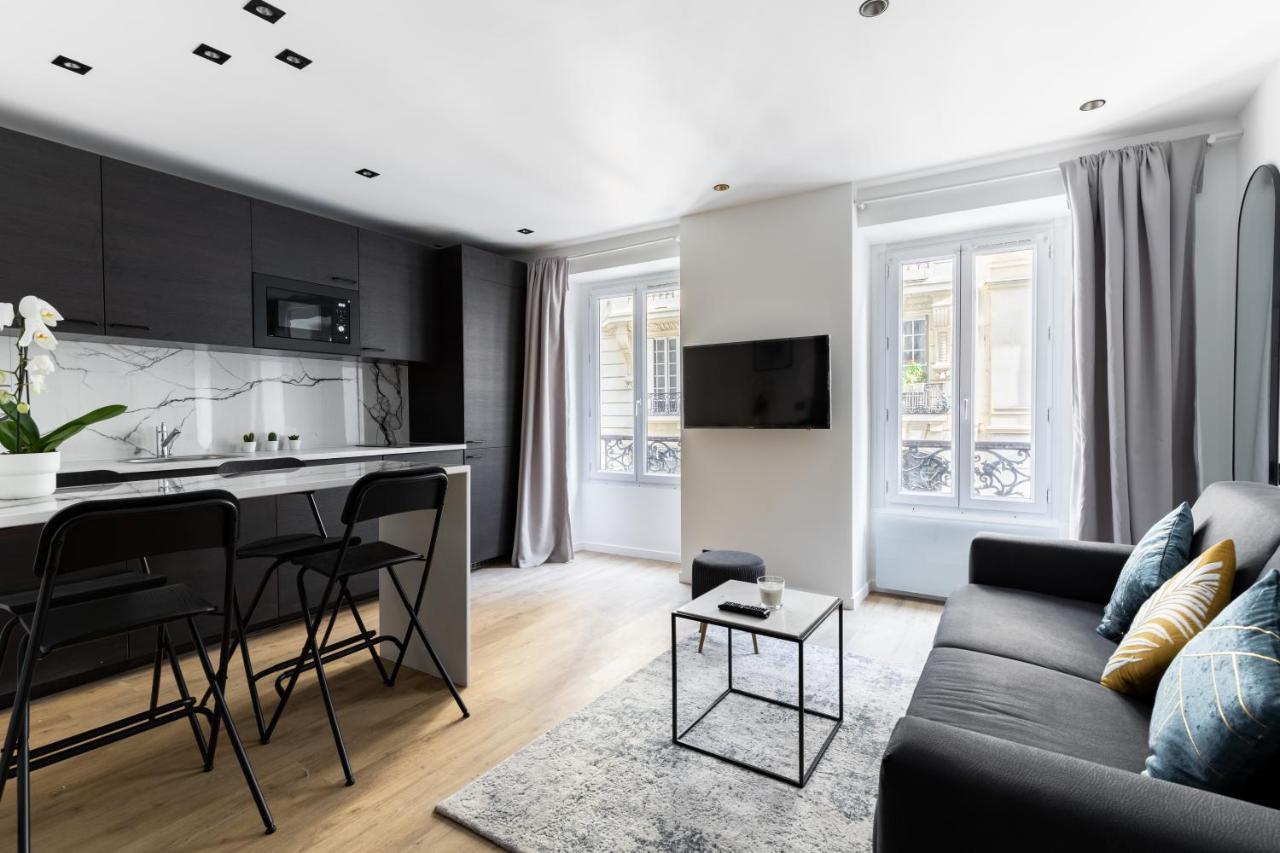 Faubourg Saint-honoré/ Boétie Apartement 4p Courcelle Appartement